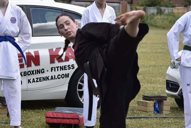 Spectacular taekwondo high kicks demonstration